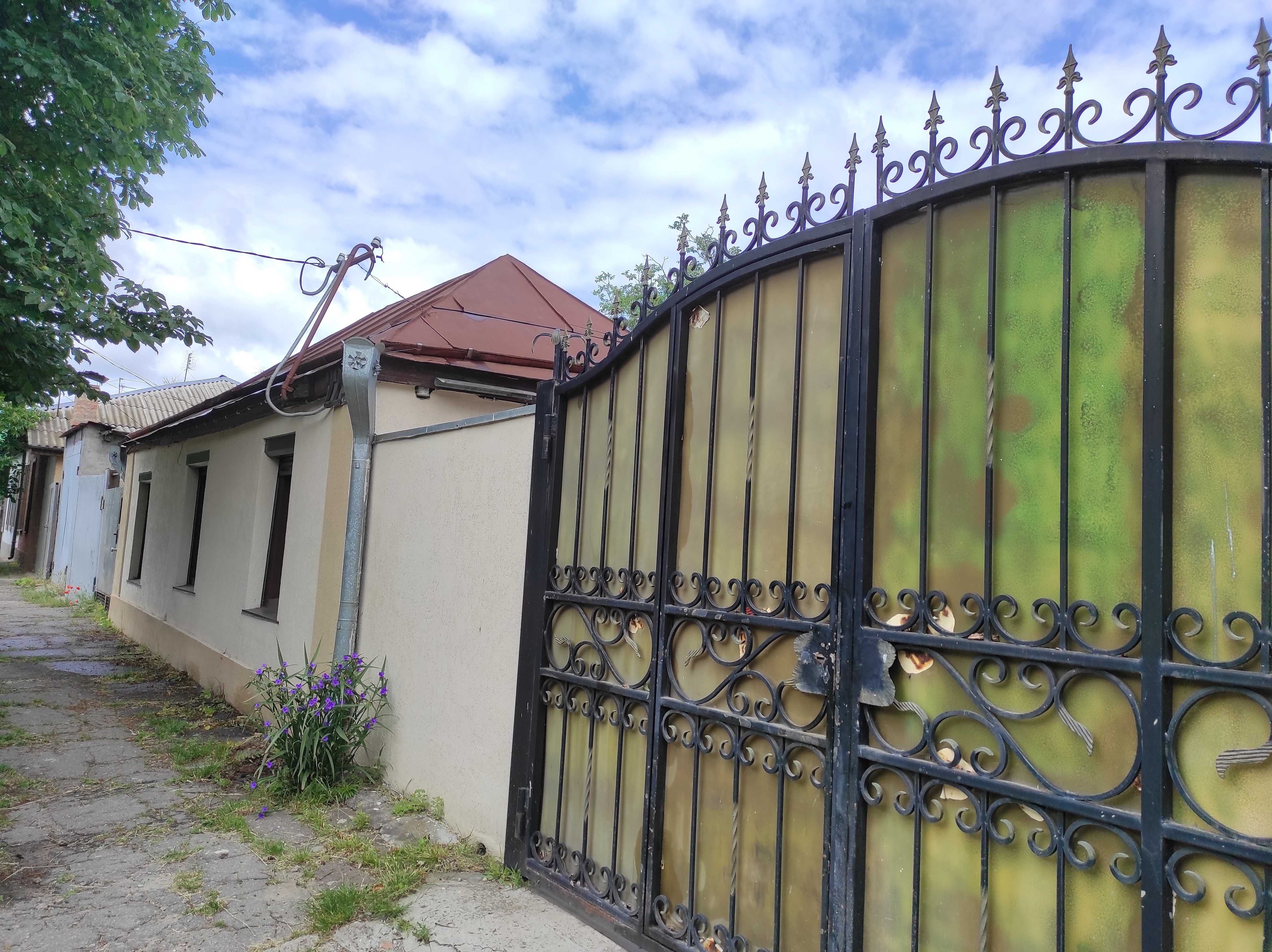 Срочная продажа пол дома со всеми удобствами  ЦЕНТР