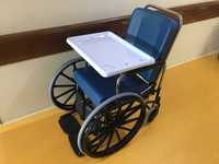 SURACE - Cadeira de rodas com tabuleiro e wc p mobilidade reduzida