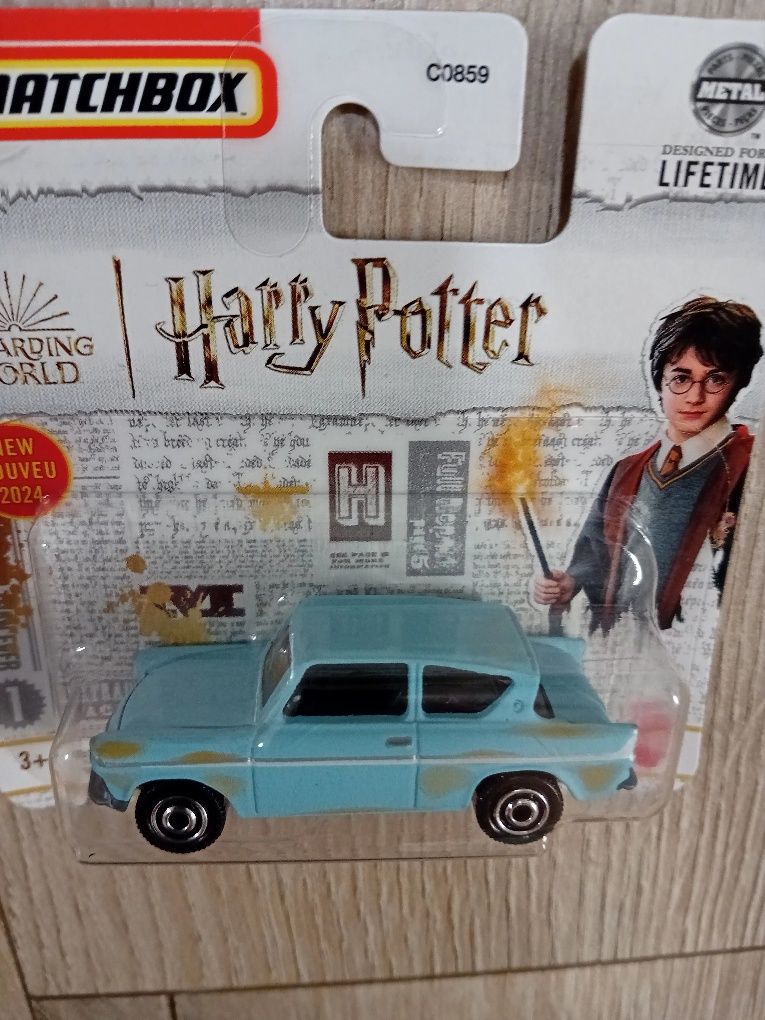 Zabawka auto Ford Anglia od Matchbox