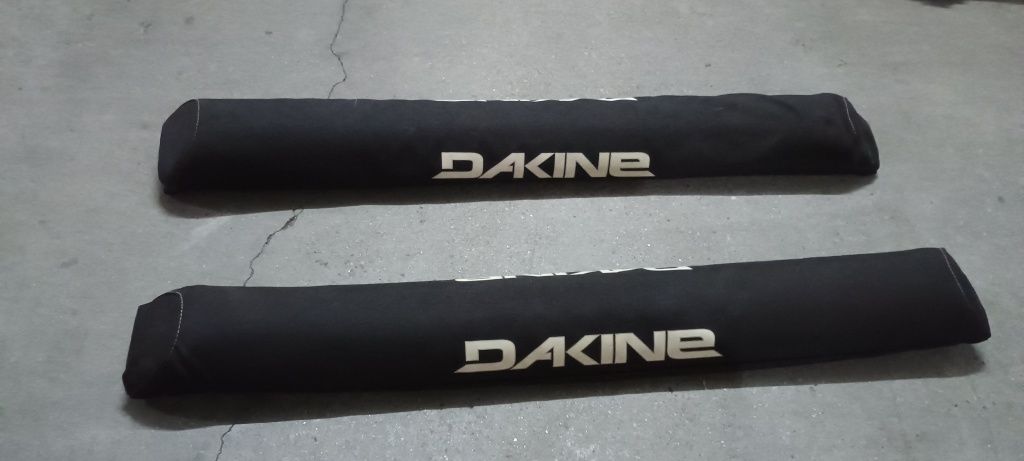 Barras tejadilho Thule e proteções Dakine