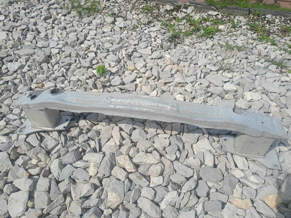 Belka zderzaka tylnego Opel Astra j