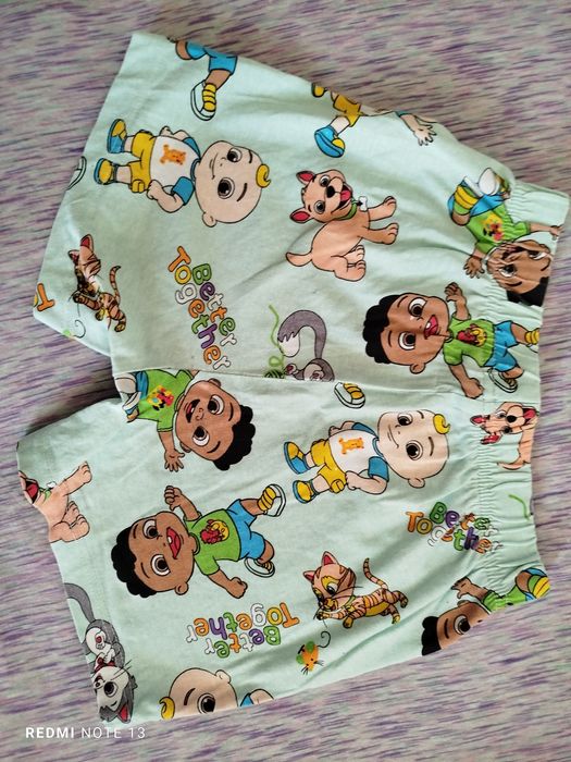 Krótkie spodenki Chłopięce Cocomelon 98