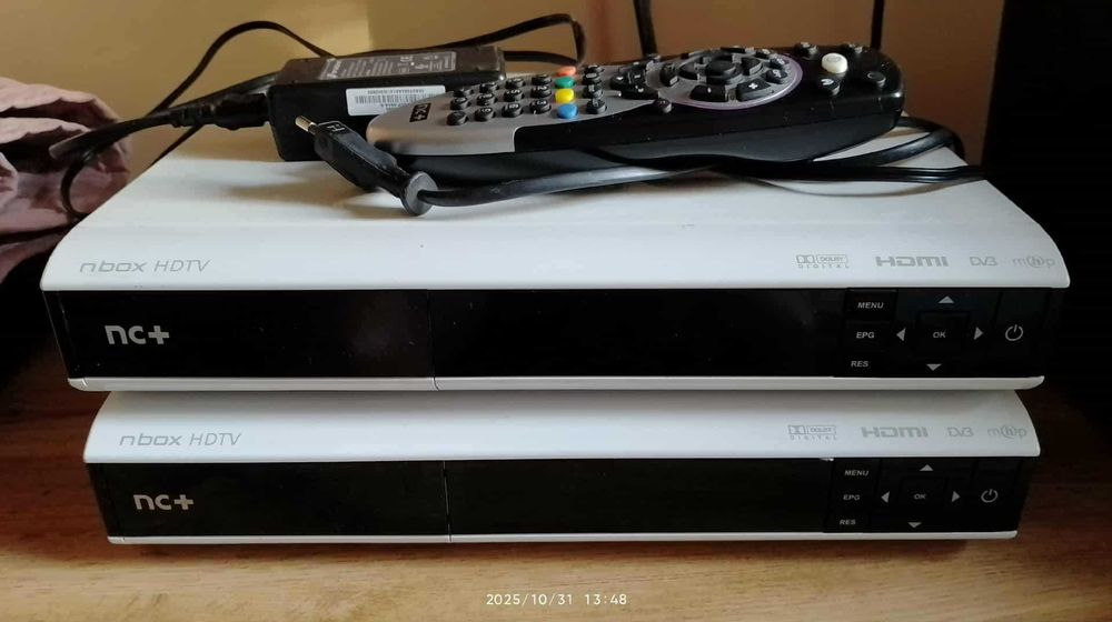 Dekoder N box Enigma 2 biały sprawny pilot zasilacz antena wifi