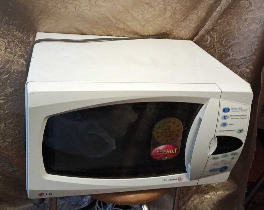 Микроволновая печь LG  MS-2642 W