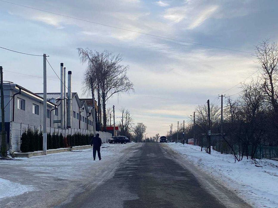 Продам земельну ділянку у Варковичах по центральній вулиці