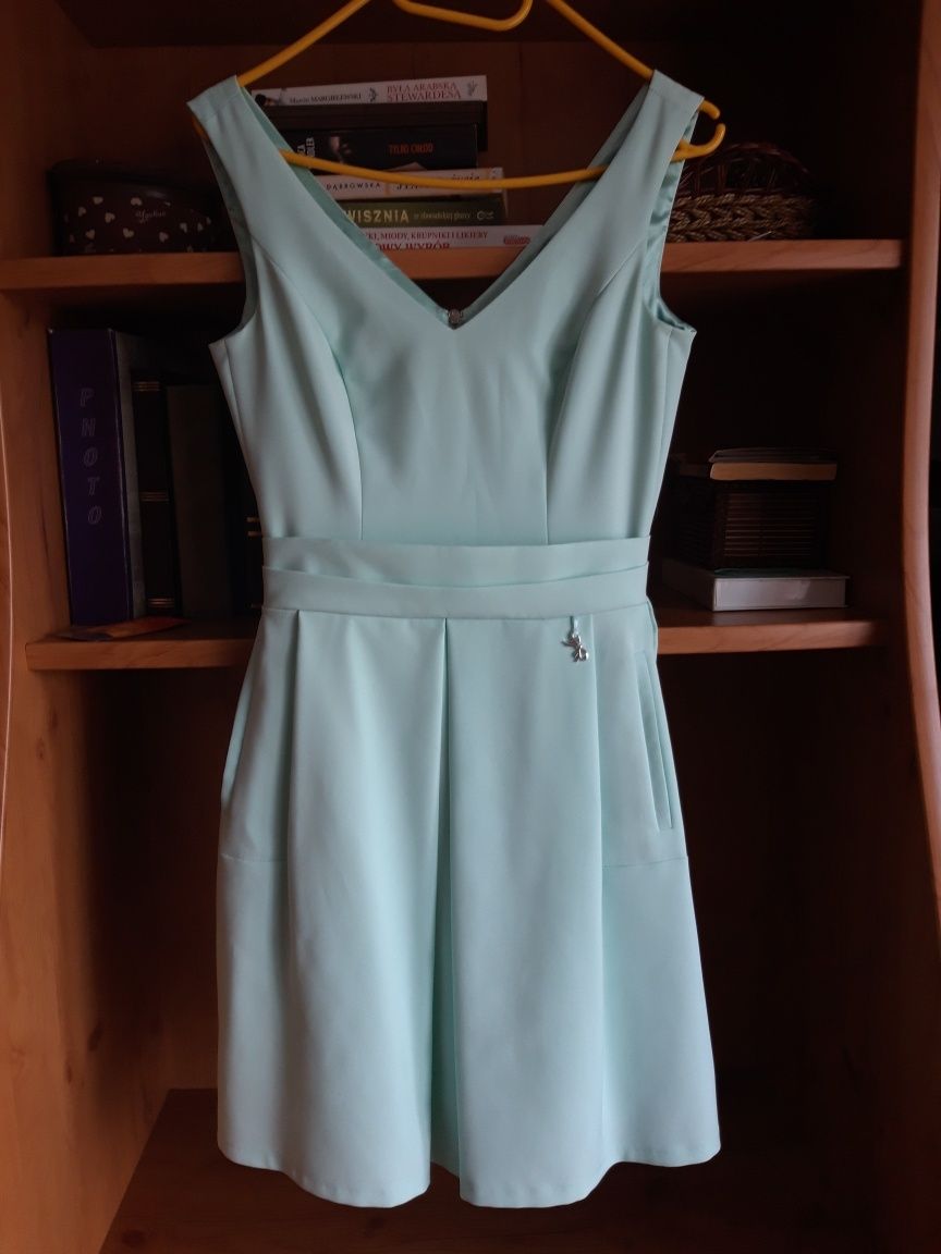 Śliczna sukienka rozmiar xs,  34, miętowy kolor