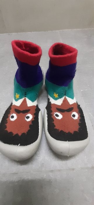 Pantufas da marca Vul-ladi n 23, 27 e 30