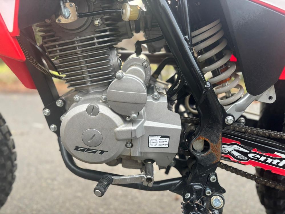 Cross GST 150 asix defender, prawie nowy