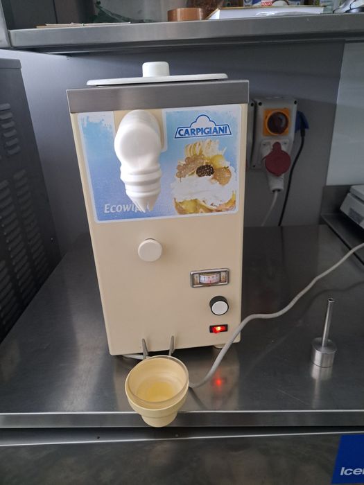Automat do bitej śmietany ubijaczka śmietaniarka Carpigiani