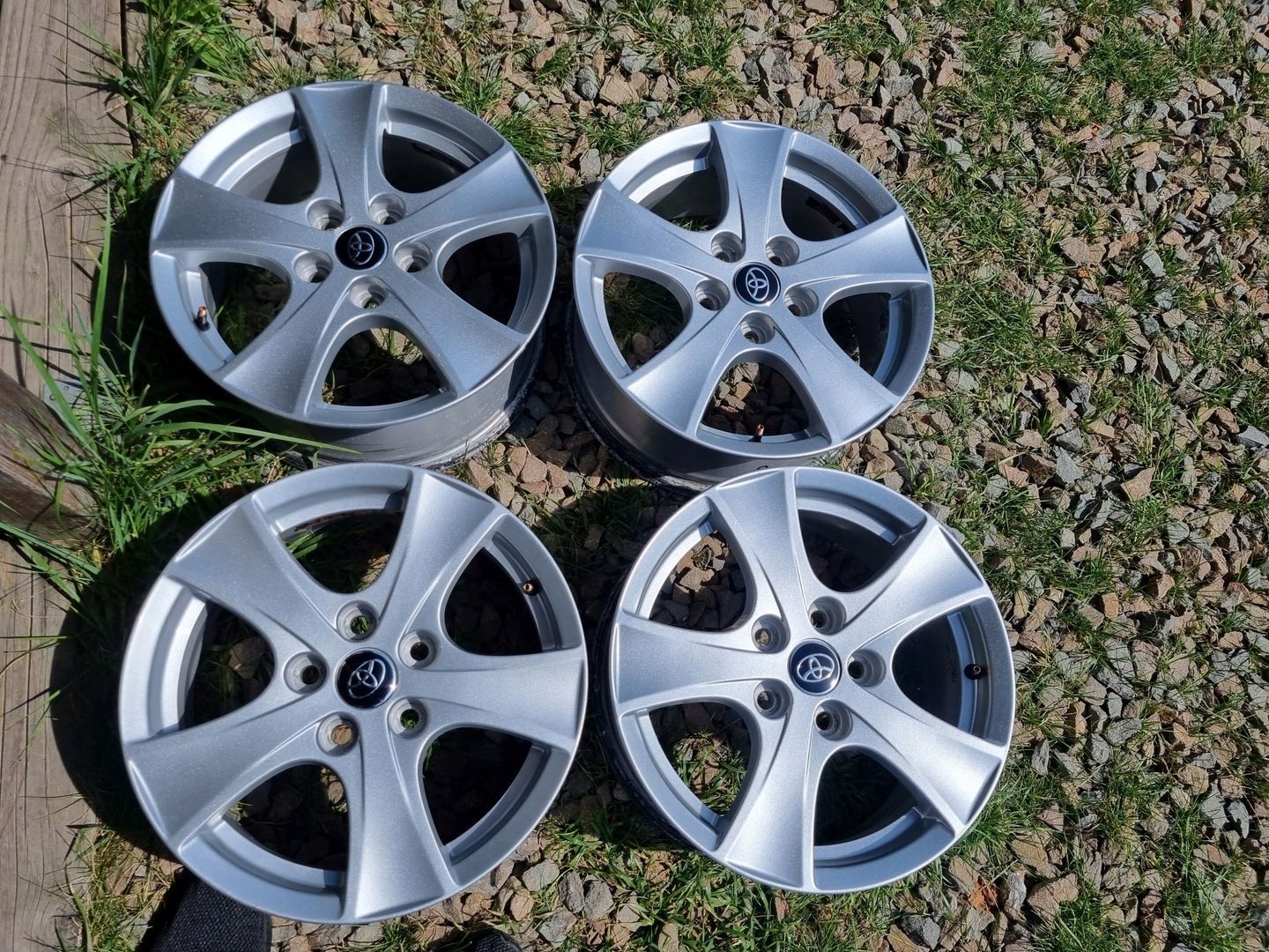 TOYOTA COROLLA,VERSO,RAV4,SUZUKI alu 6,5X16 ET45 5X114,3 bdb stan