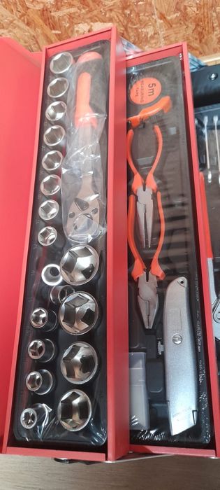 Mala de ferramentas em metal com 85 pecas novo e selado