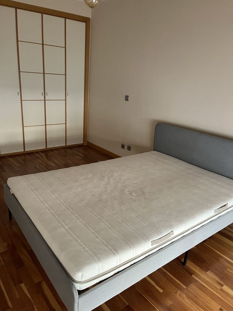 Cama IKEA + estrado + colchão