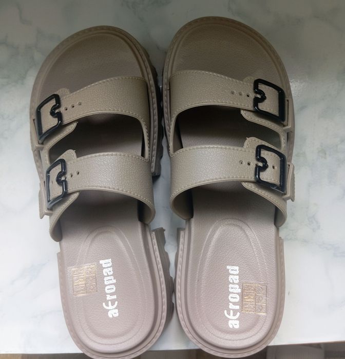 Продам летние шлепанцы, тапочки