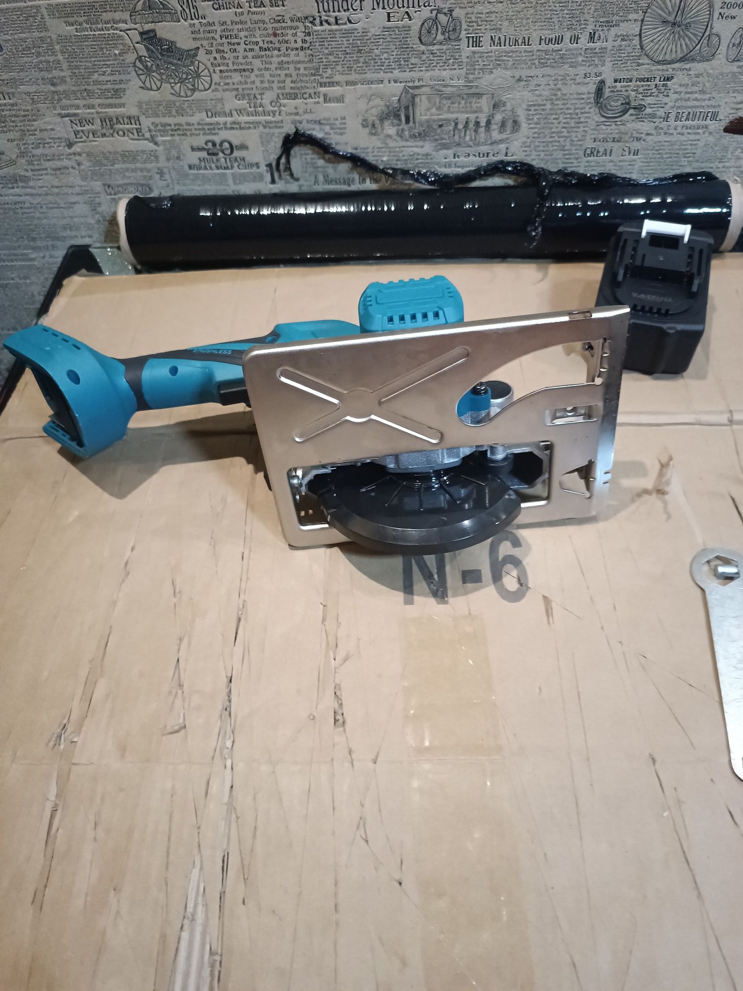 Аккумуляторная дисковая пила Makita HS 301 DZ