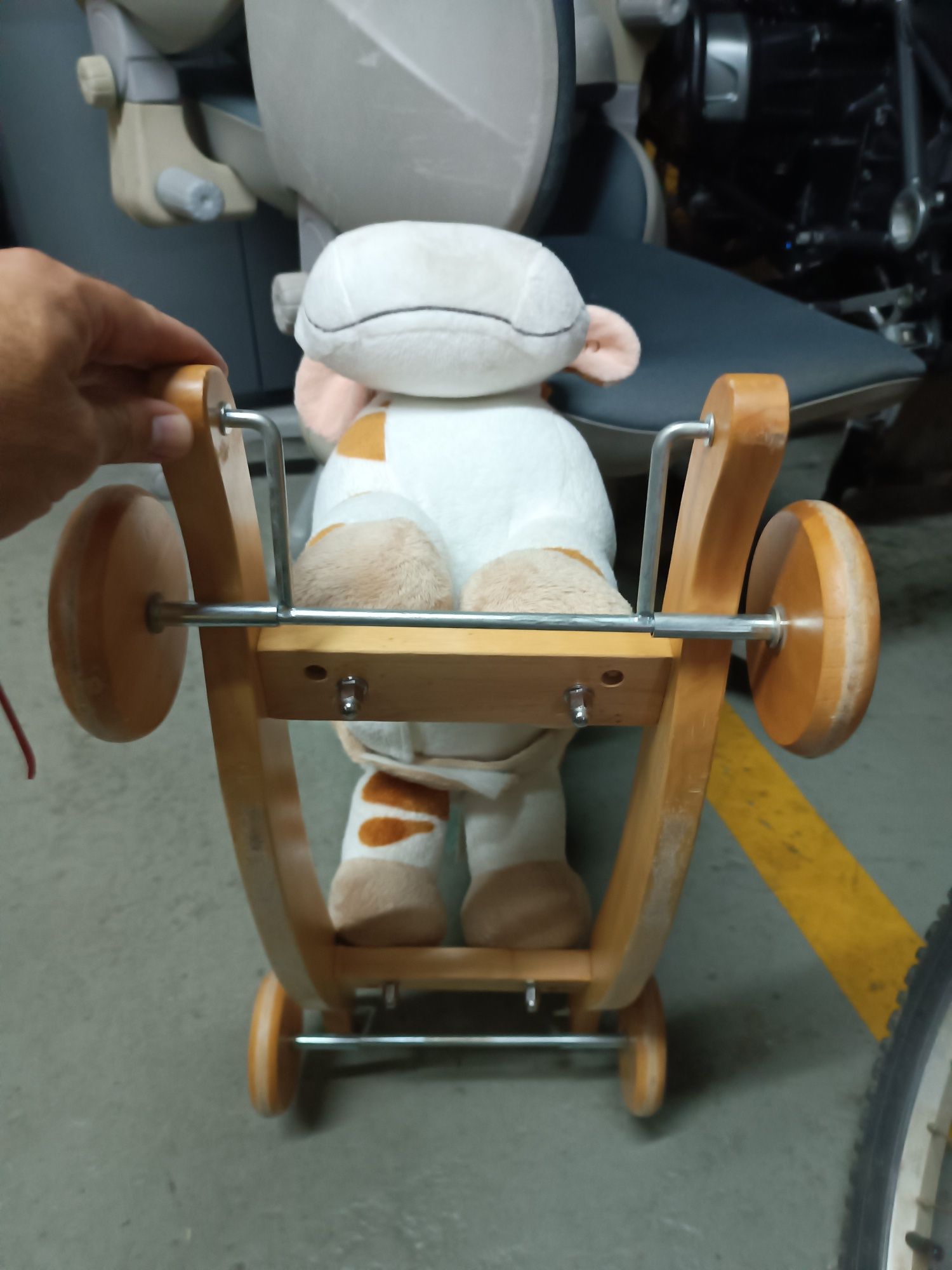 Vaquinha de baloiço em peluche