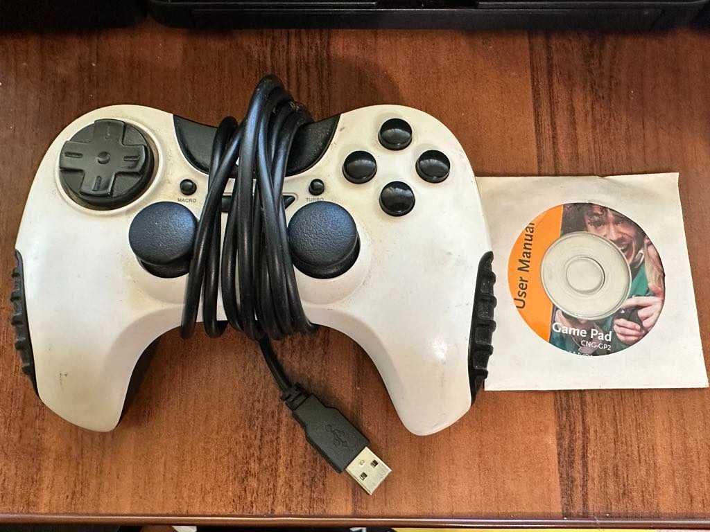 używany przewodowy gamepad Pad Canyon