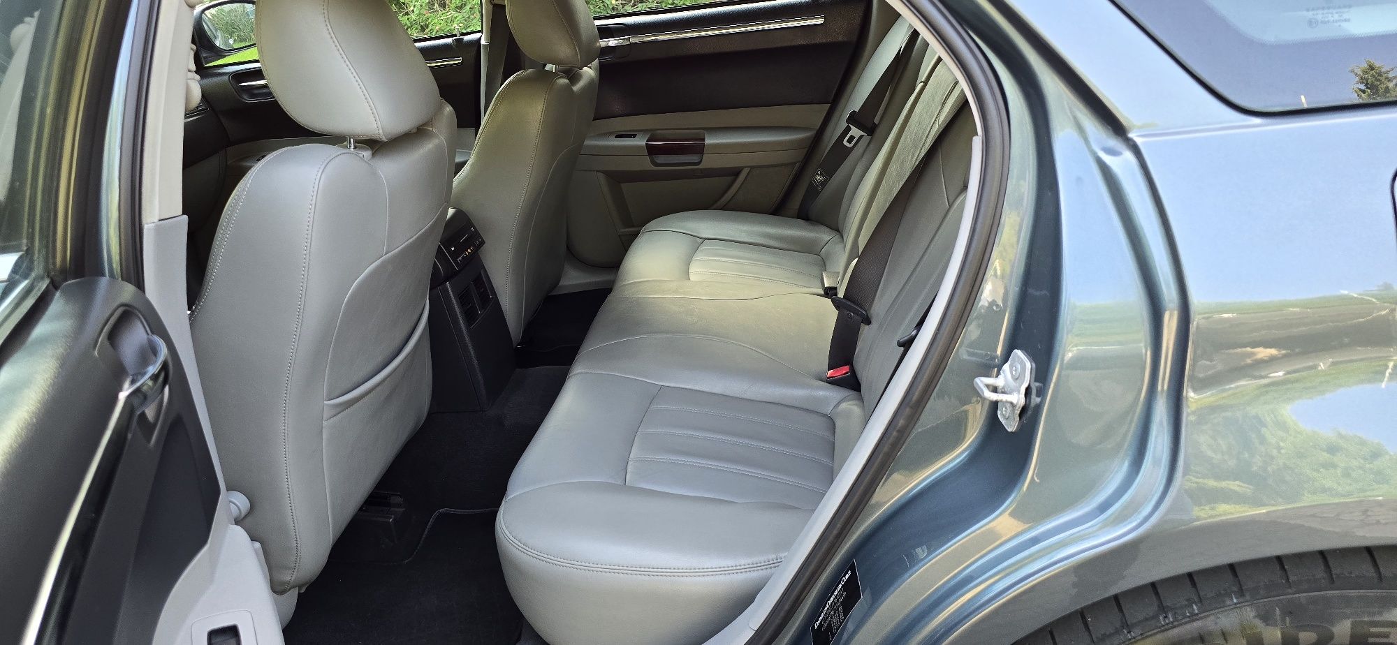 Vendo crysler 300c nacional iuc barato aceito retoma