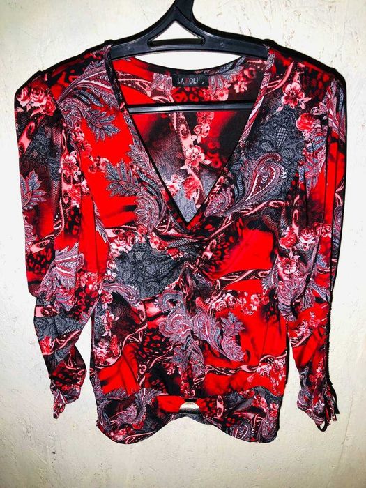 Віддам безкоштовно жіночі речі