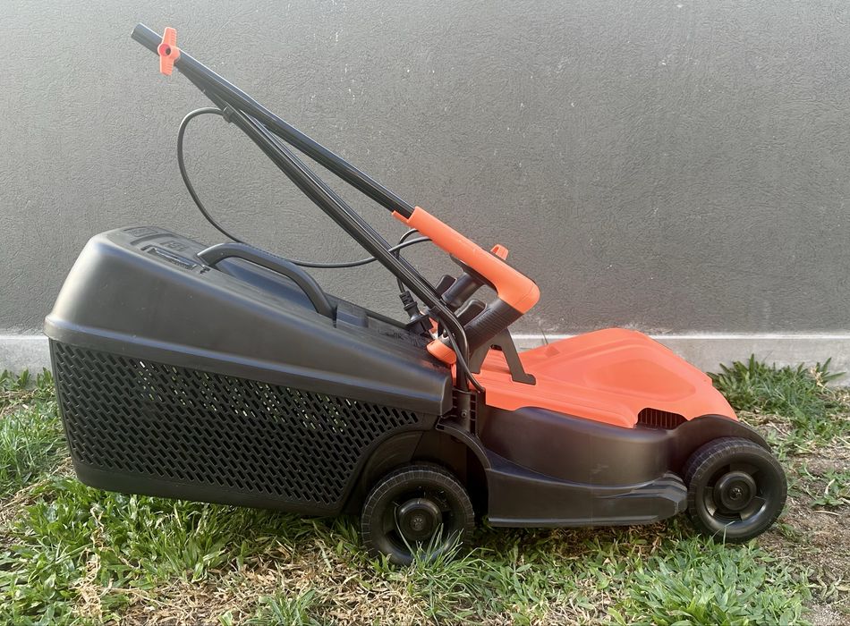 Corta-Relva Black&Decker 1200W 32cm Como Novo