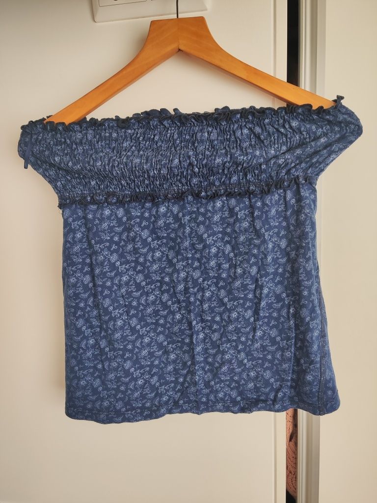 Top Bershka azul sem ombros
