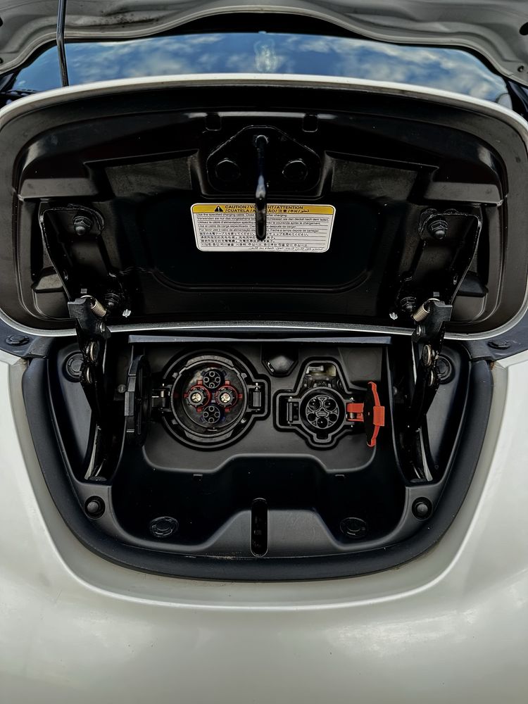 Nissan leaf з WEBASTO в продажі