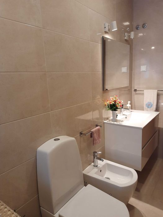 Setúbal - quarto espaçoso, atrás do Alegro, apenas para senhora