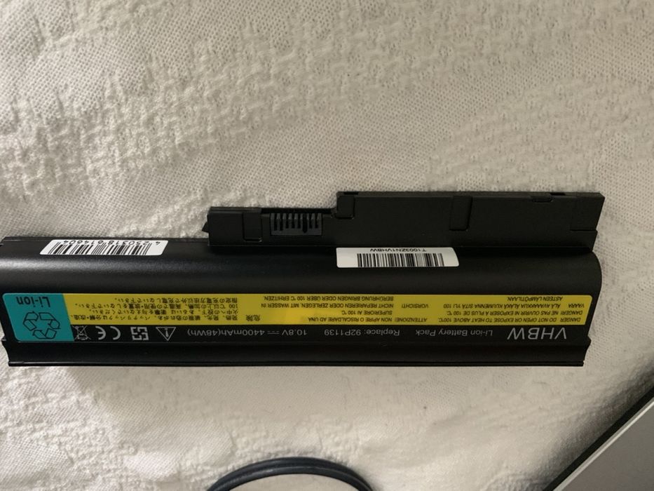 batteries for LENOVO HP and TOSHIBA new in box and caddy for disks64584763544834122