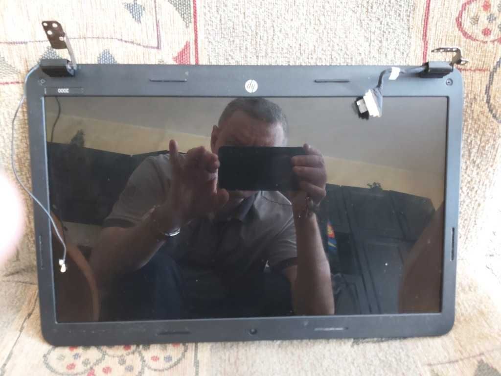 Klapa ,ramka, palmrest laptop HP 2000 komplet
