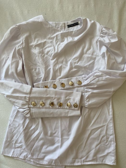 Блуза жіноча біла з гудзиками