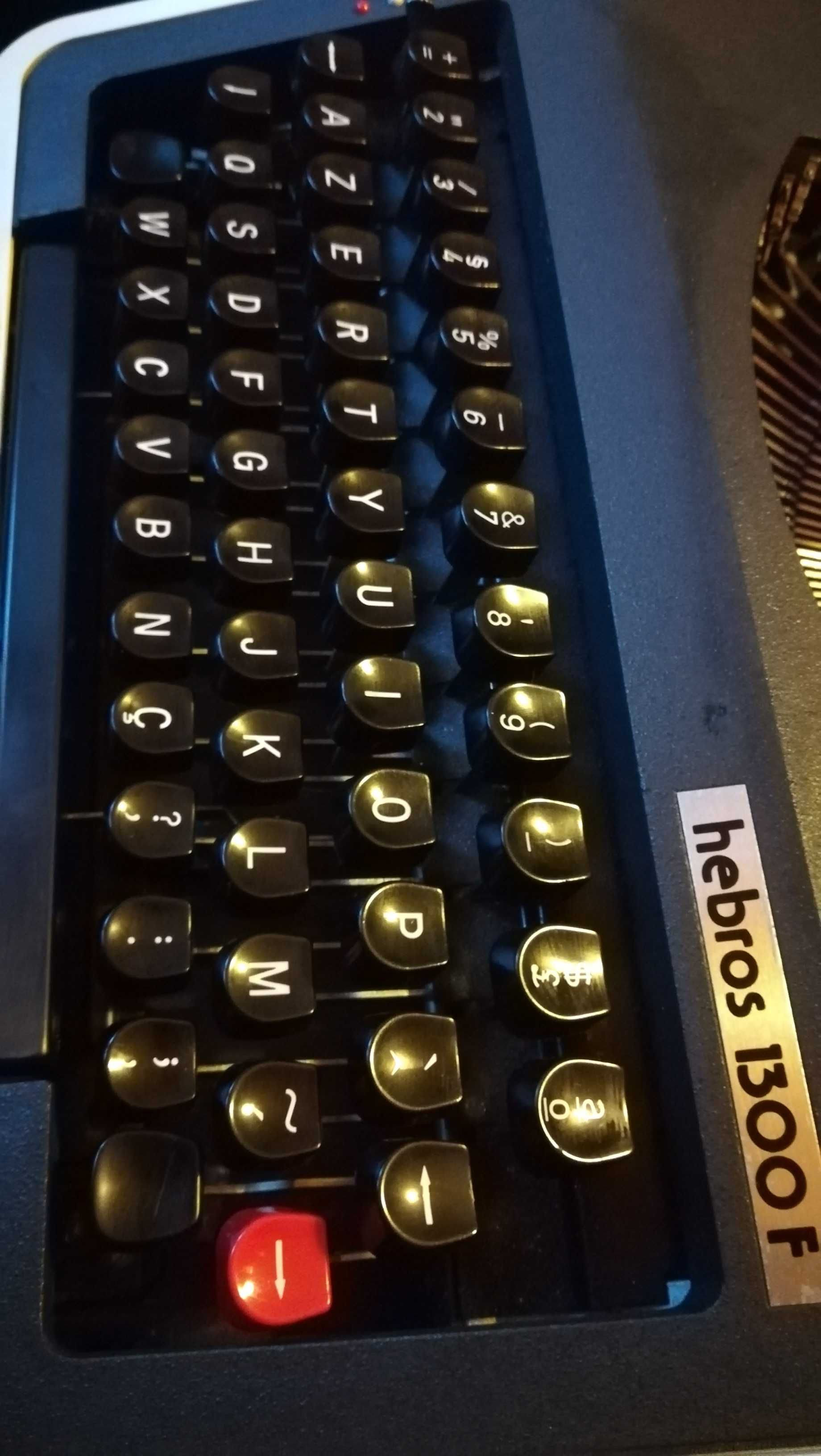 Máquina de escrever c caixa