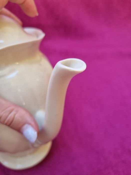 Dzbanek porcelana tułowice