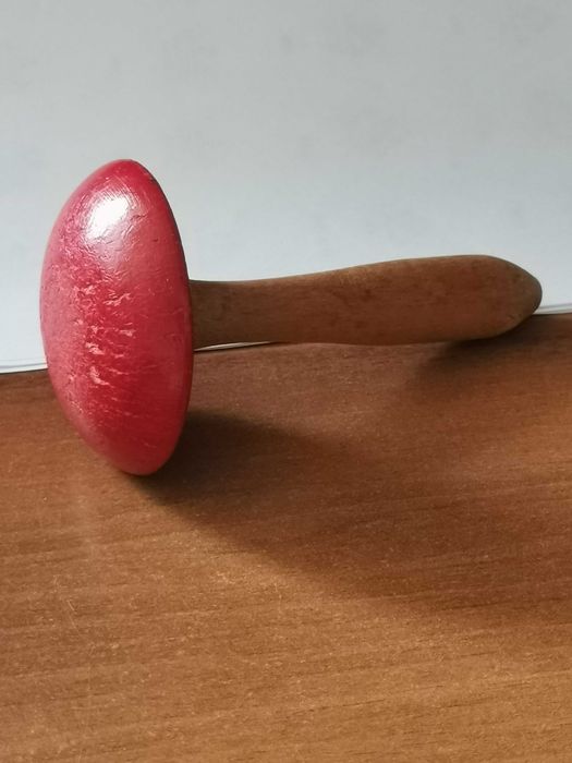 Stary grzybek do cerowania z 1957 roku