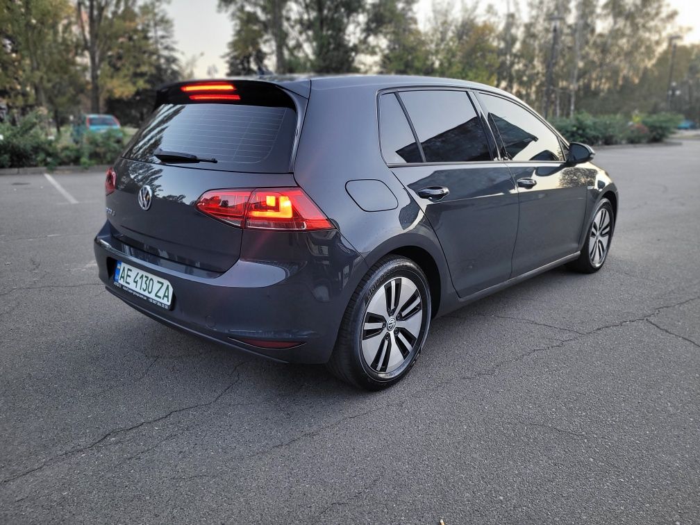 Volkswagen e-golf  чудовий стан