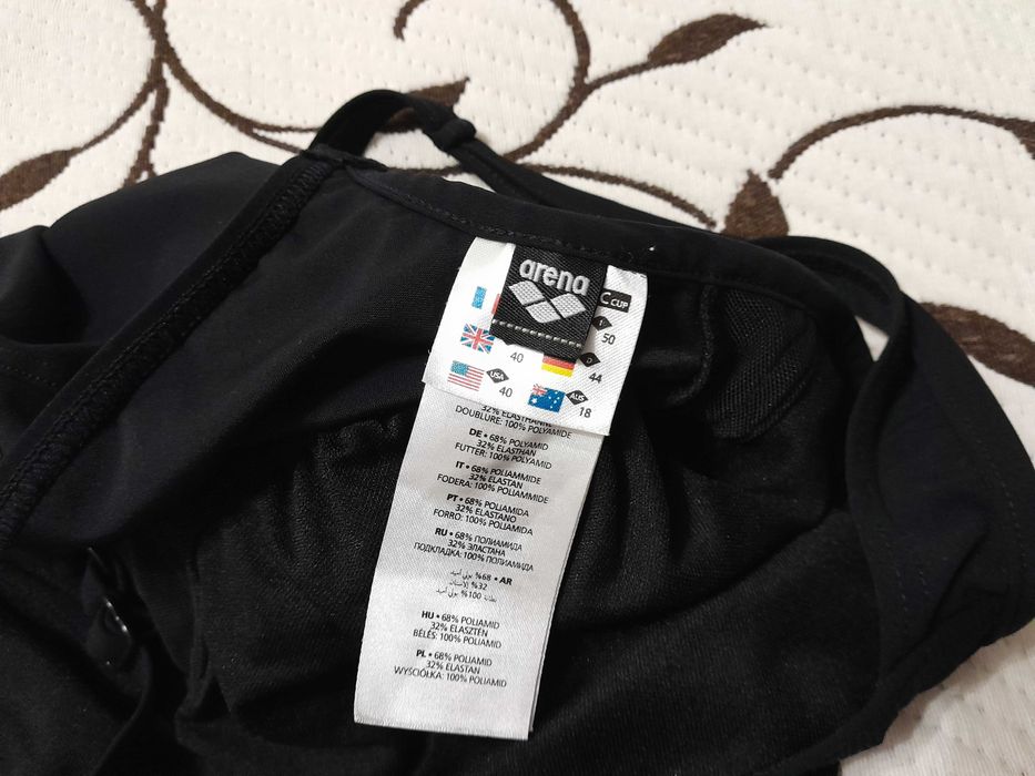 Купальник женский для плавания, размер 50-52, фирмы Arena