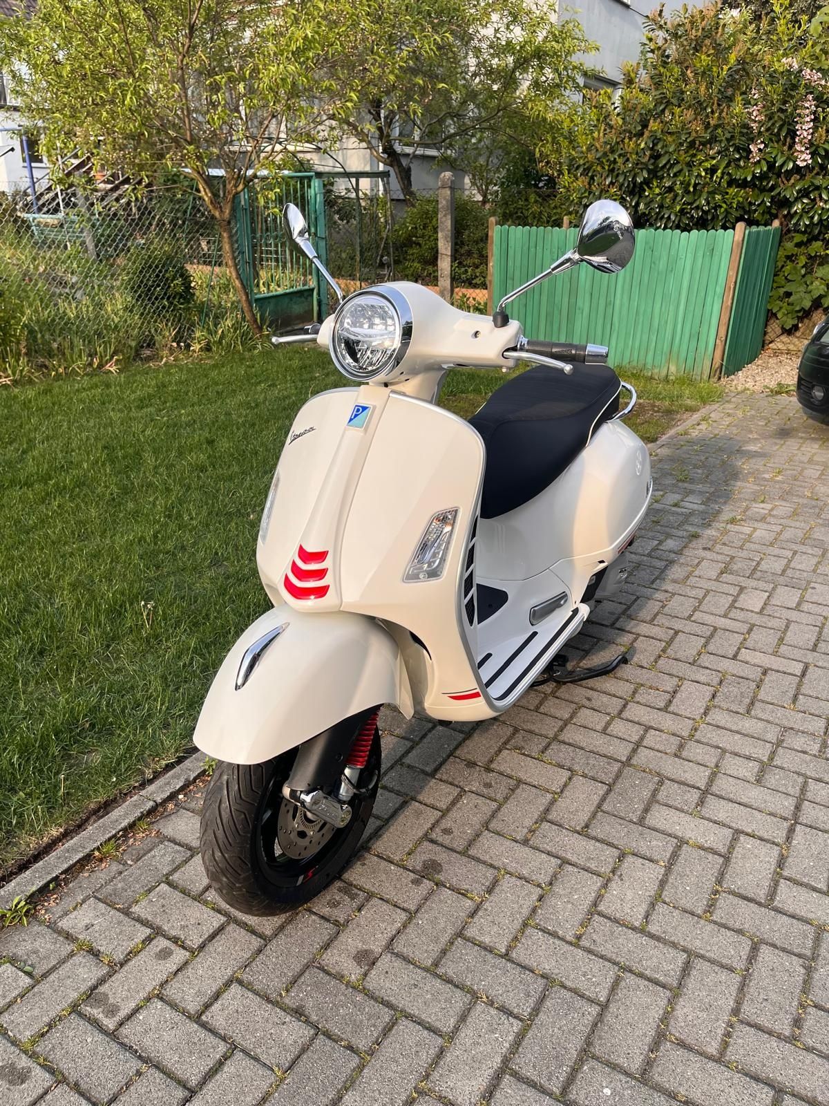 Vespa Piaggio 125 GTS Salonowa