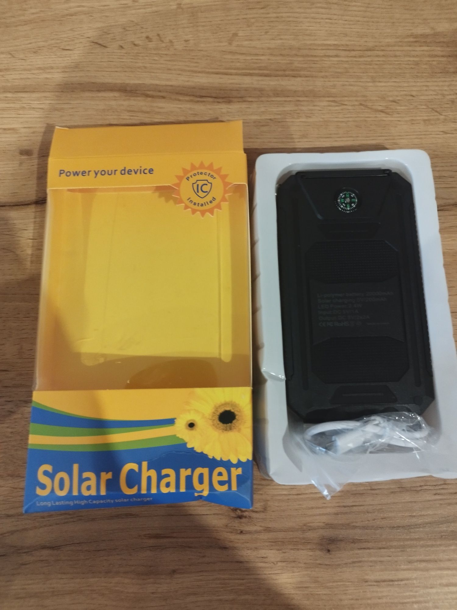 Powerbank Solarny Latarka Kompas