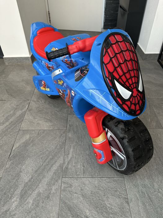 Mota spiderman criança