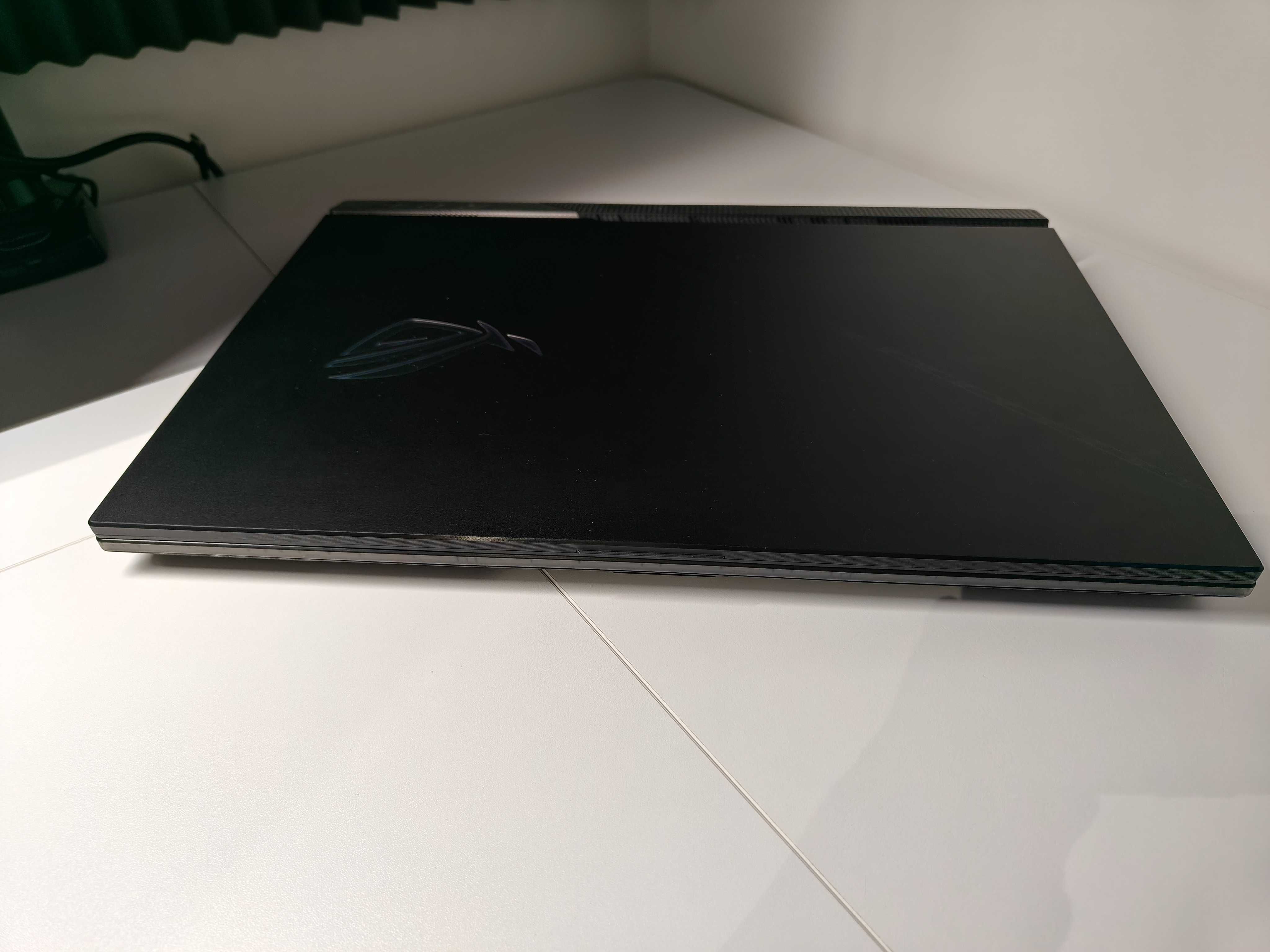 Ноутбук Asus ROG strix g733zw