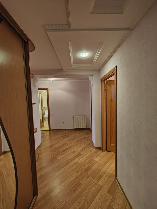 Продаж 2 кімнатна. Вул. Коновальця