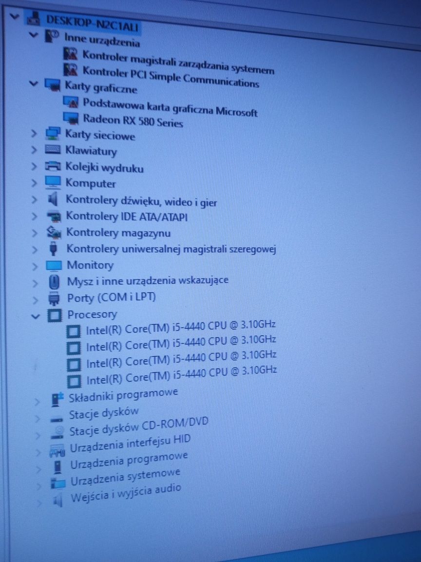 Komputer stacjonarny z monitorem 22"