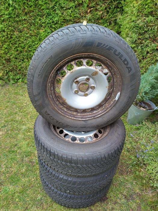 Komplet opon zimowych Fulda 215/65 R16 Tiguan/A3/ Sharan