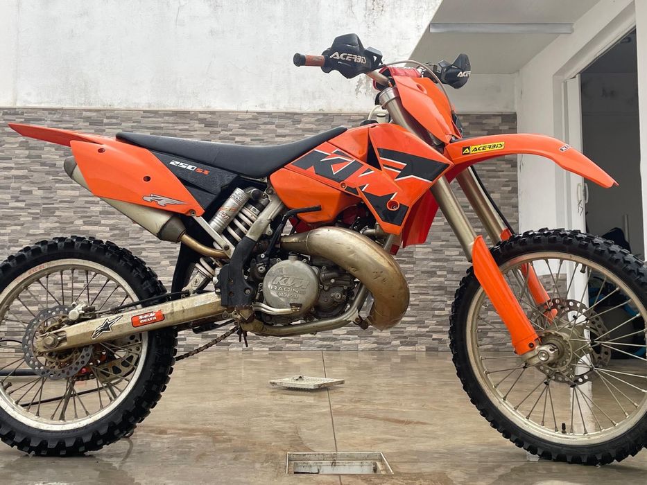 KTM pronta a rodar!