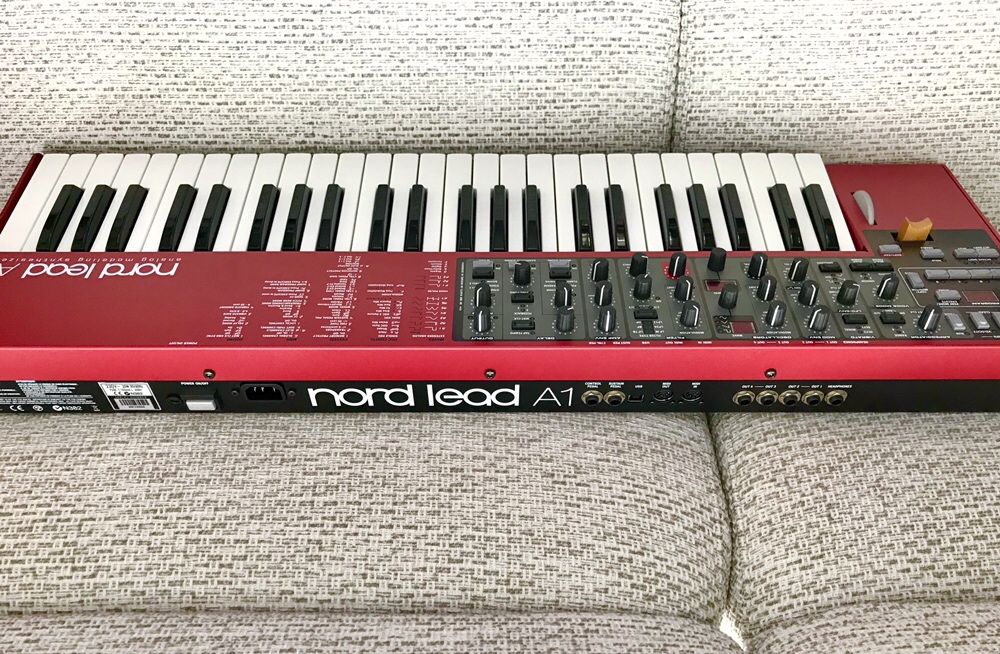 Syntezator Clavia Nord Lead A1 jak nowy +  futeral Nord