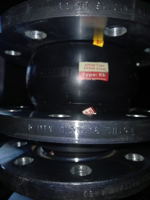 Kompensator gumowy kołnierzowy