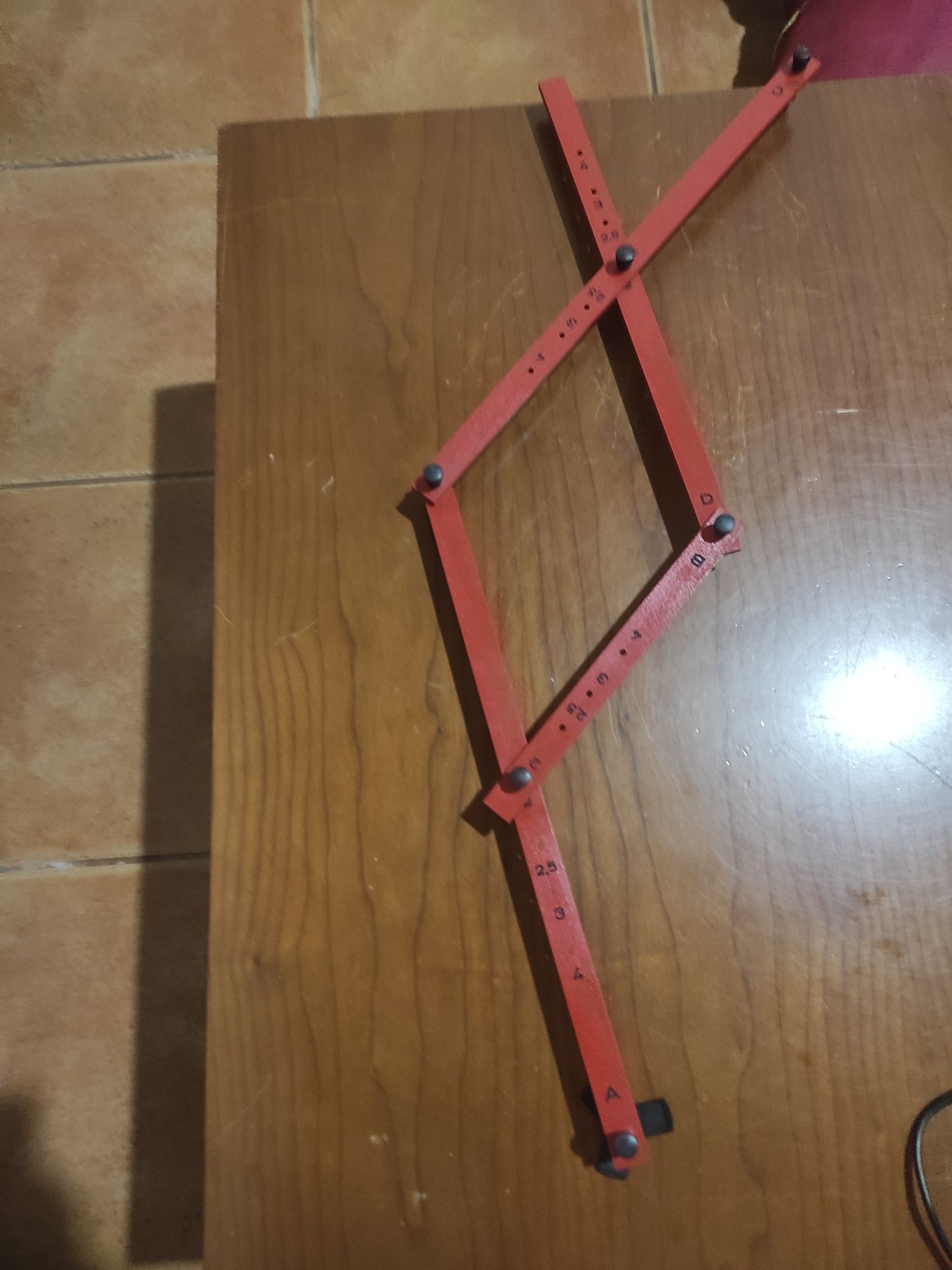 Pantógrafo vermelho