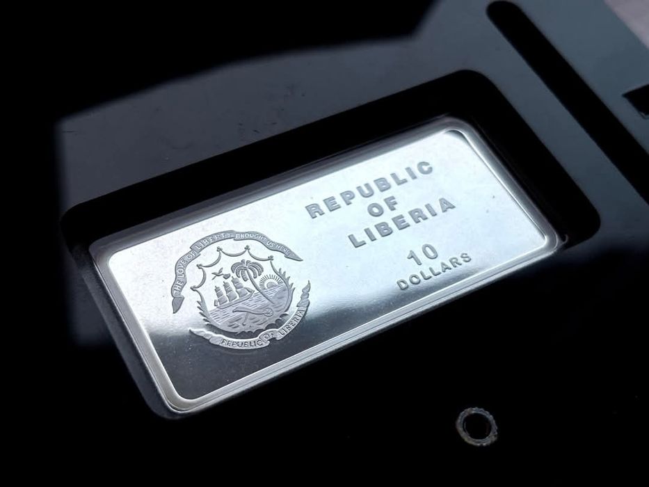 Рік тигра. 10 доларів 2010р. СРІБЛО. Сертифікат. Комплект!