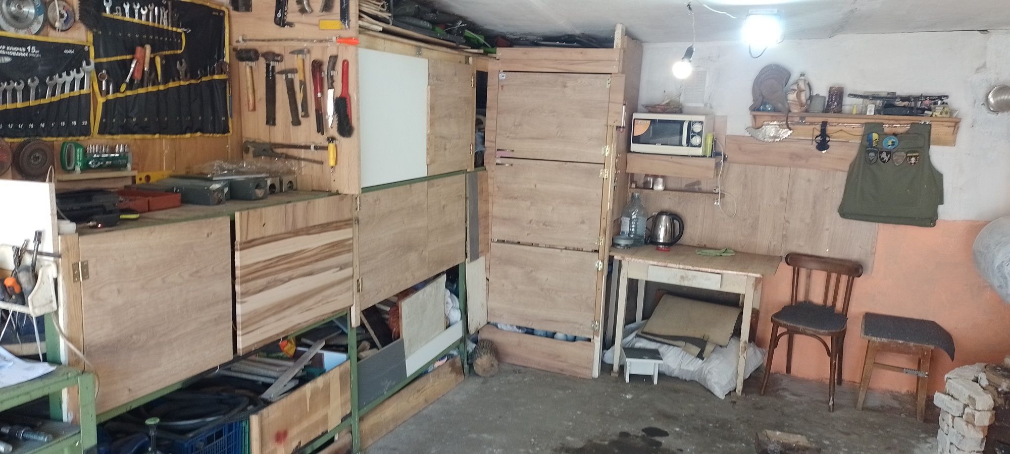Продам гараж в районі 2 школи