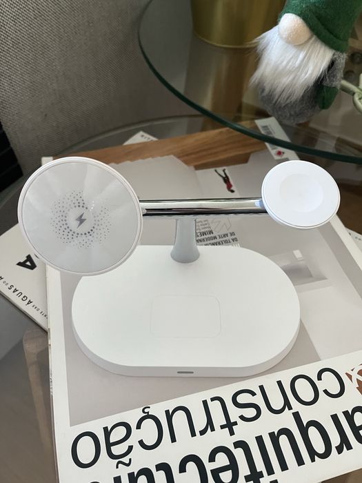 Estação de carregamento wireless 3 em 1 (telemóvel, relógio, fones)