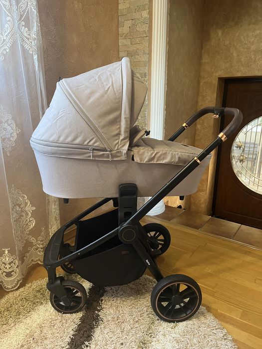 Коляска Carello Epica 2в1