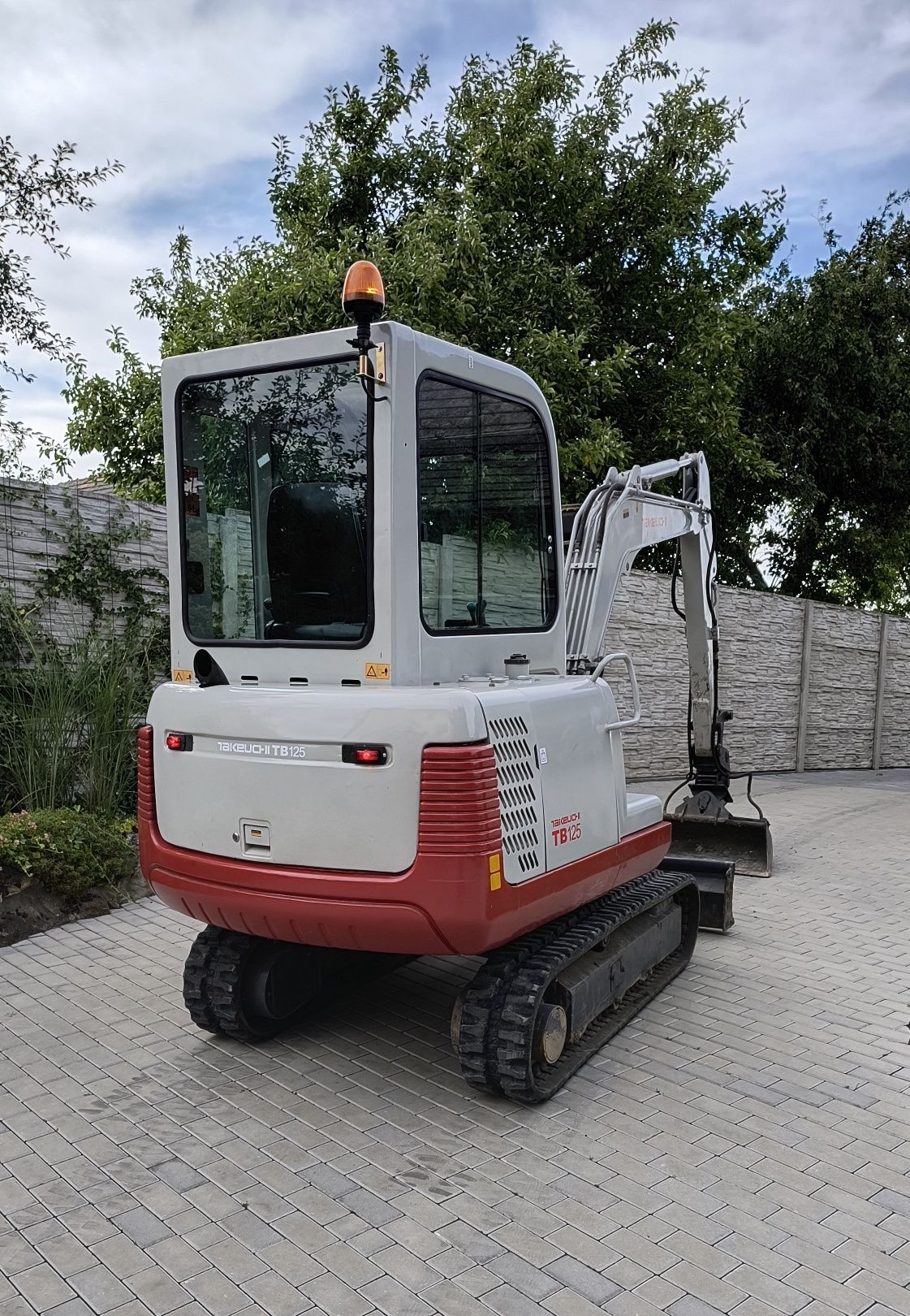 Minikoparka koparka Takeuchi TB125